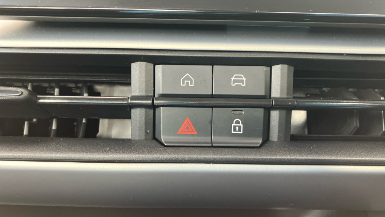 Jeep Avenger 1.2 e-Hybrid Summit 5dr DCT Petrol Hatchback